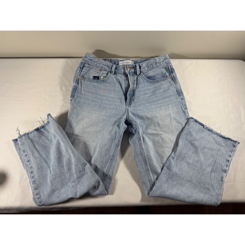 Stradivarius D98 Light Wash Raw Hem Straight Leg Jeans Womens Size 8